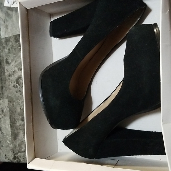 Platforms - Picture 1 of 1